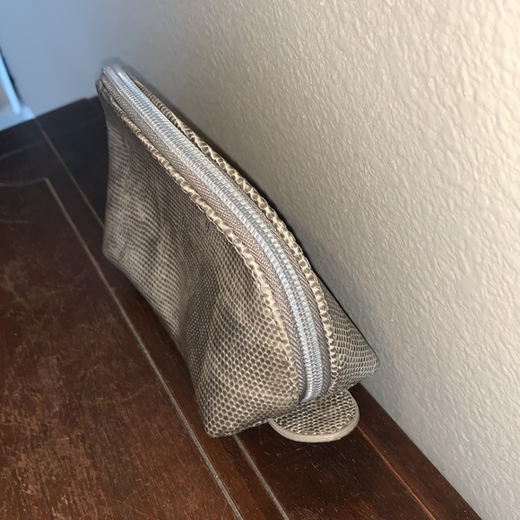 NWOT Stone-Colored Snake Print Makeup Bag *2 for $5* - Picture 5 of 8